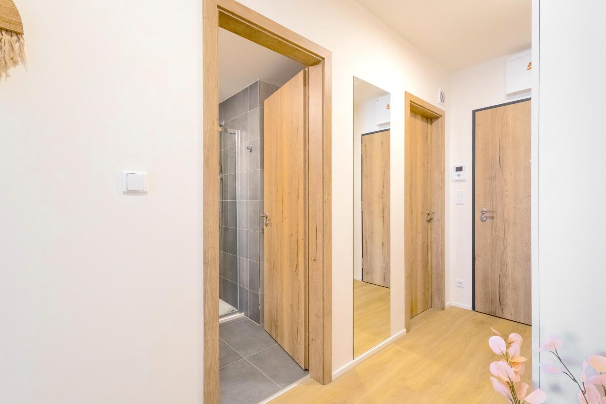 Design Apartment - Balcony, Free Parking, Yoga, 10 Mins To Center, By Gravity Praha Exteriér fotografie